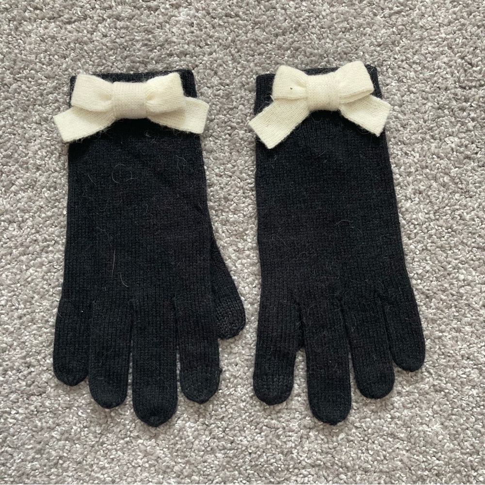 Kate Spade black wool gloves with bow NWT